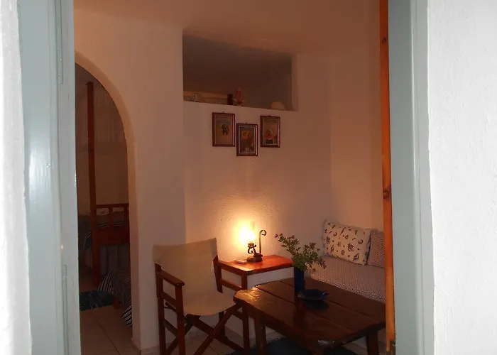 Patmos Mathios Studios- Gasthuis