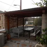 بيت ضيافة Patmos Mathios Studios- Sapsila