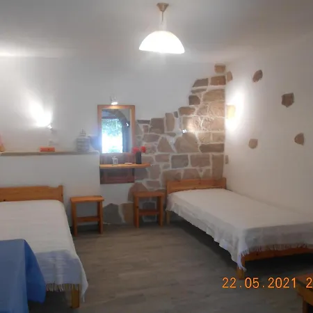 Patmos Mathios Studios- 招待所 Sapsila