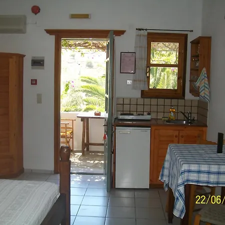 Patmos Mathios Studios- Guest house Sapsila