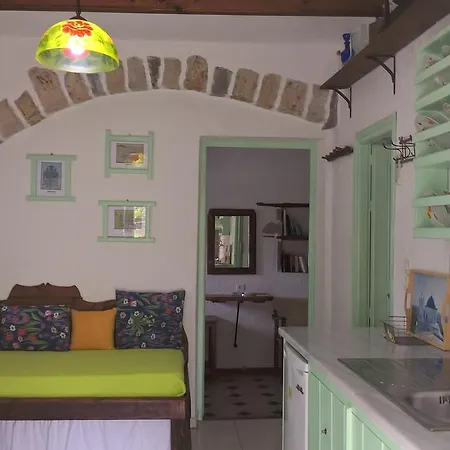 Patmos Mathios Studios- Szápszila