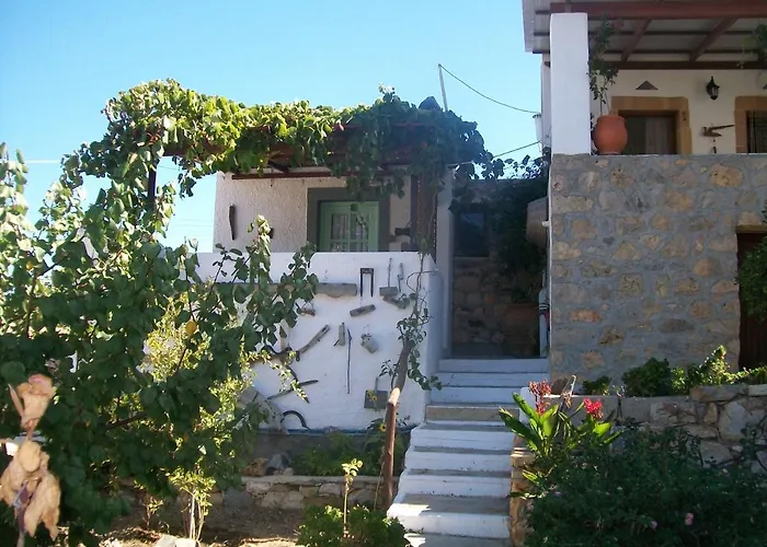 Patmos Mathios Studios- بيت ضيافة Sapsila