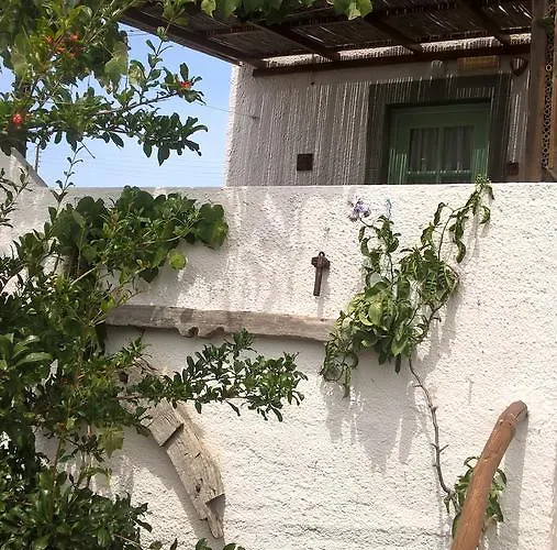 Patmos Mathios Studios- بيت ضيافة Sapsila